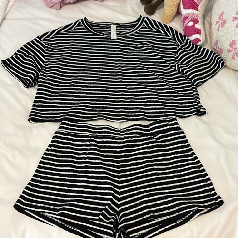 Black and white striped 2 piece set size medium